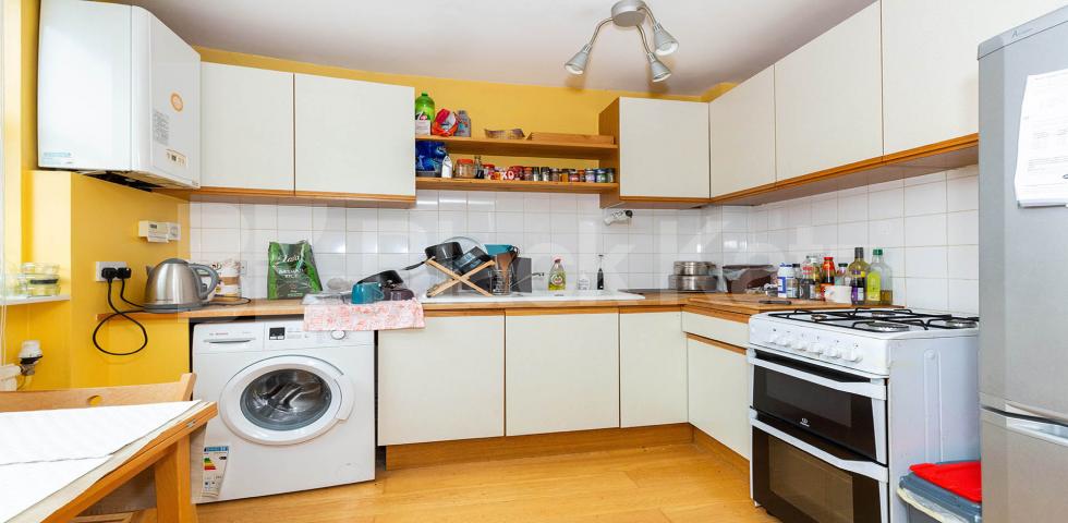 Spacious one bed located within mins to shops and Holloway Tube Tollington Way, Holloway